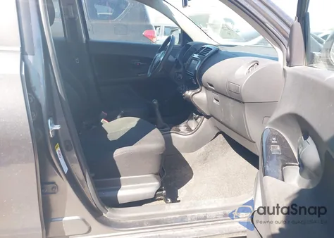 2010 Scion Xd Base (Retail Orders Only) (M5) из США, поврежденный, VIN JTKKU4B4XA1007000